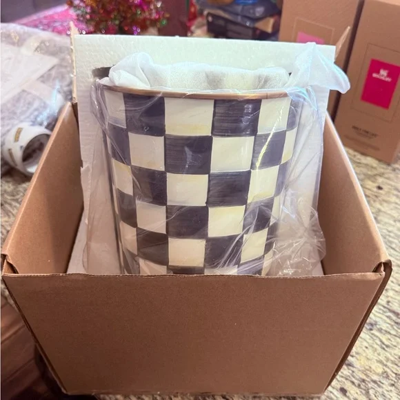 MacKenzie-Childs Courtly Check Tras Bin and Tissue box holder Set - Picture 13 of 14